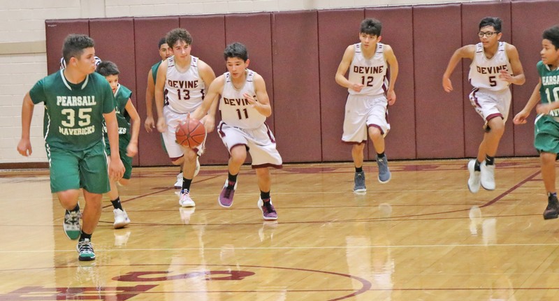 Freshmen Warhorses meet aggressive Crystal City in first district game