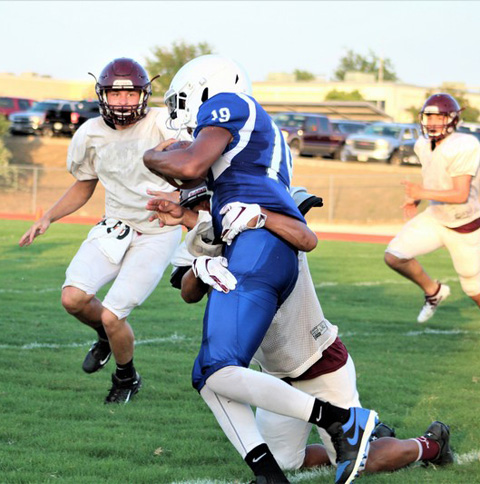 Warhorses continue improvement with live scrimmage against Bandera