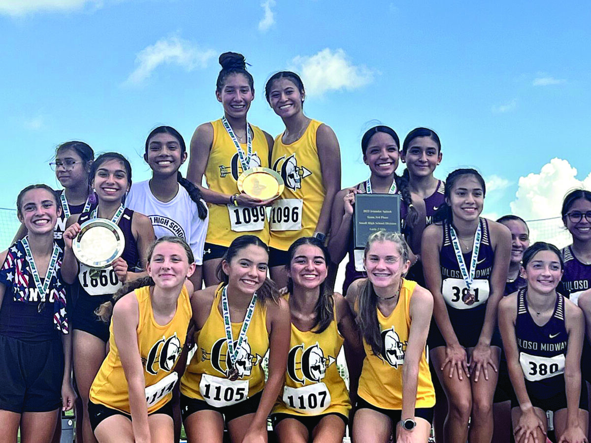 Lopez, Gomez, Mujica, Scotello, Ortega, & Cook pace Lady Pirates to