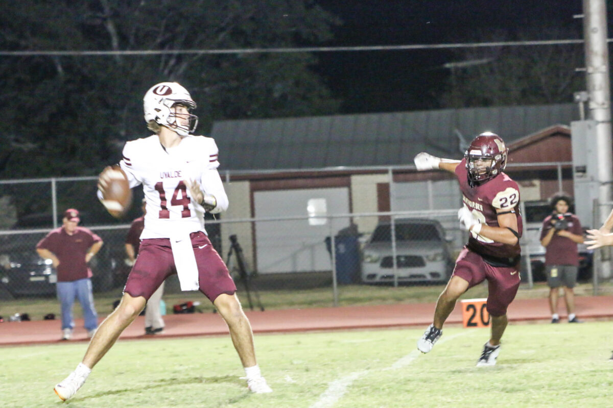 Horses hold on for heart-stopping 28-24 win vs Uvalde; LaFond pressure, Contreras INT seals the deal