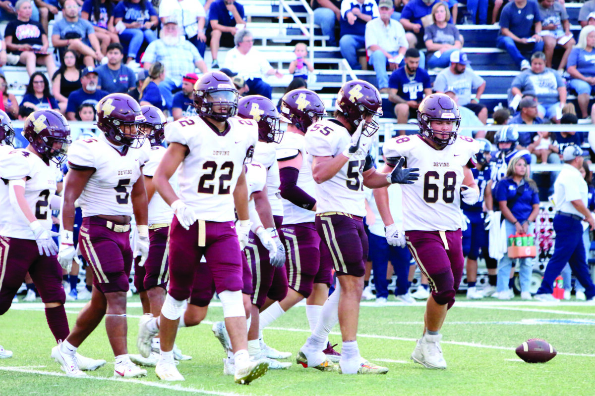 Horses will try to stop 3-game Uvalde roll this Friday
