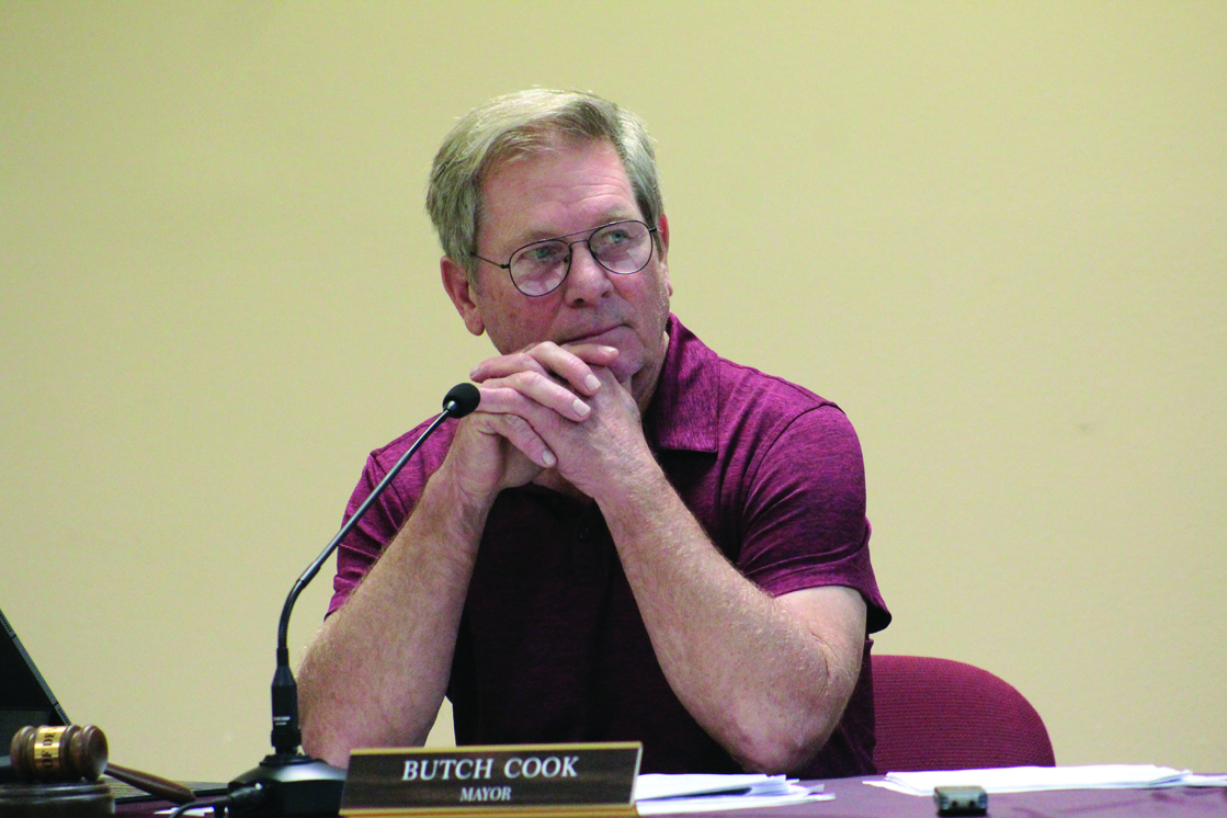 Devine council special meeting on golf course chemical controversy ends with no action