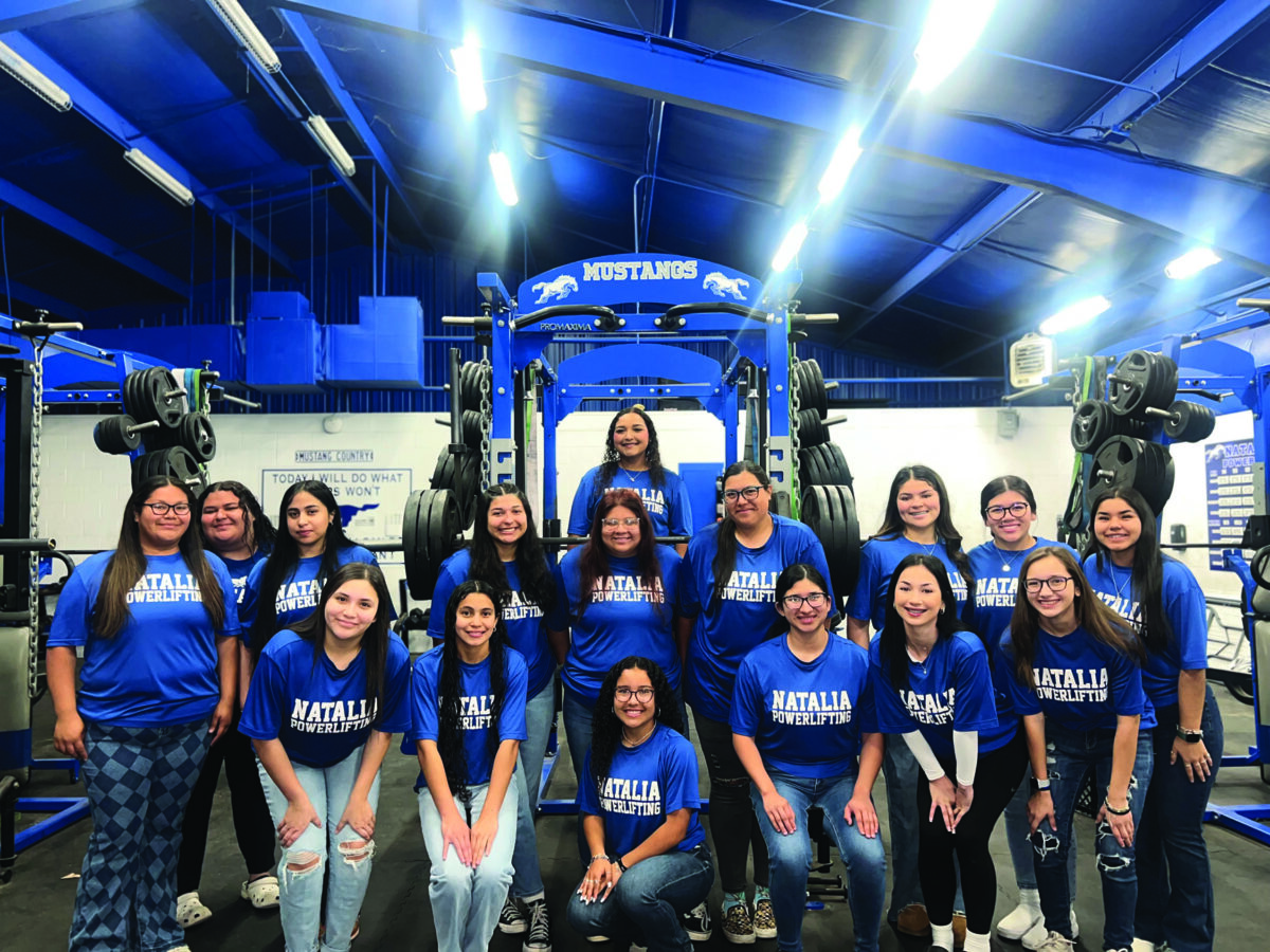 14 Lady Mustang powerlifter are Regional-Bound!
