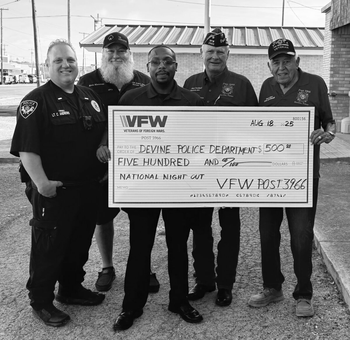 Devine VFW Donates to Devine Police National Night Out